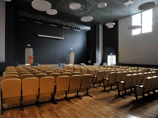 Современный актовый зал в школе (55 фото)